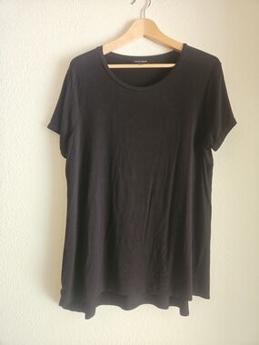 Ellen Tracy Black Short-Sleeve Vicose Crew Neck Tee